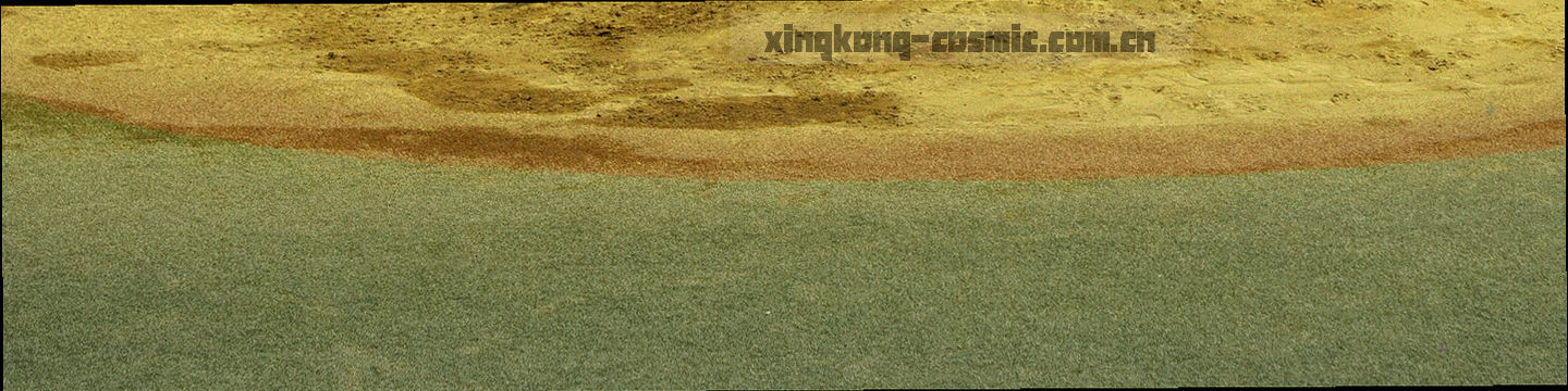 一条穿过深色背景的金色流星轨迹，象征数据更新速度